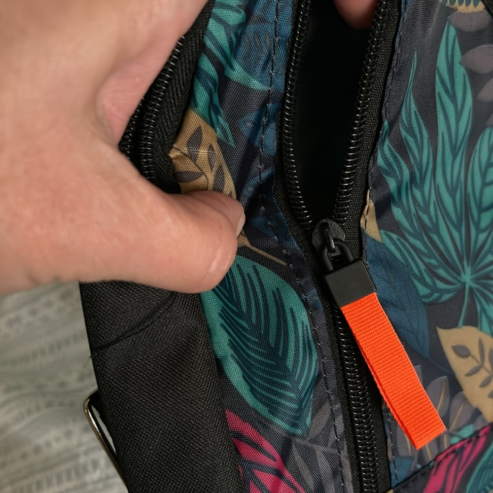 Crossbody - Picture 3 of 5